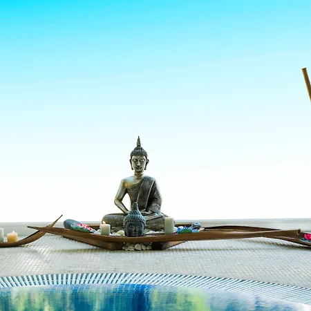 מלון Monarque Cendrillon 3*