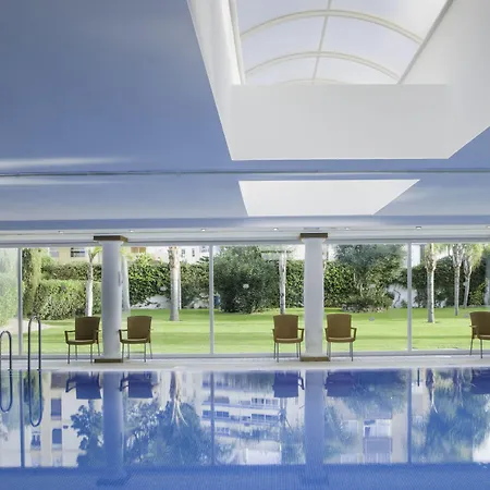 Monarque Cendrillon Hotel