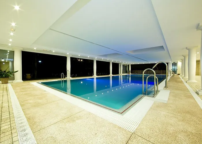 Hotel Monarque Cendrillon