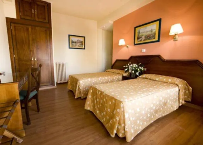 Monarque Cendrillon Hotel