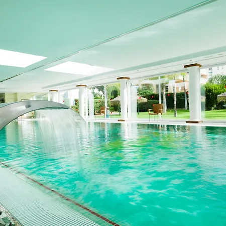 Monarque Cendrillon Фуэнхирола