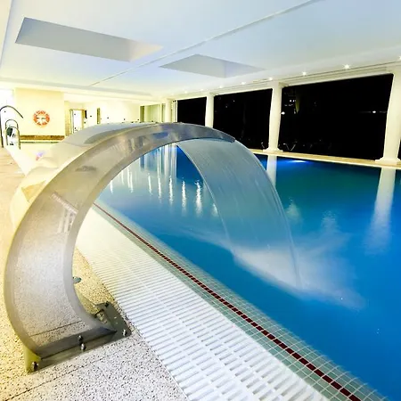 Monarque Cendrillon Otel 3*