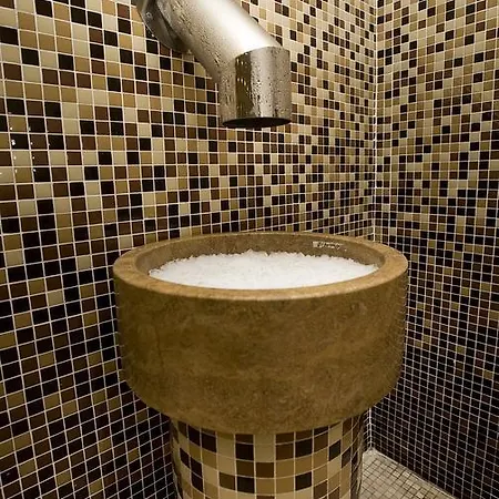 Monarque Cendrillon Otel 3*
