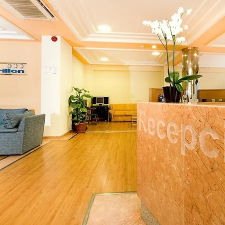 Monarque Cendrillon 3* Фуэнхирола