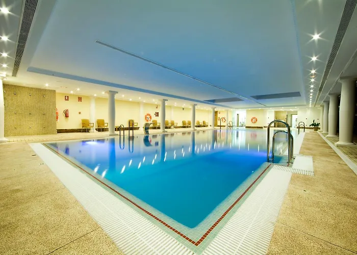 Monarque Cendrillon 3*