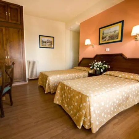 Monarque Cendrillon Hotel