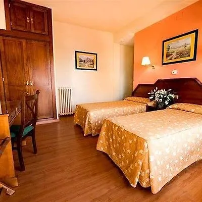 Monarque Cendrillon Hotel